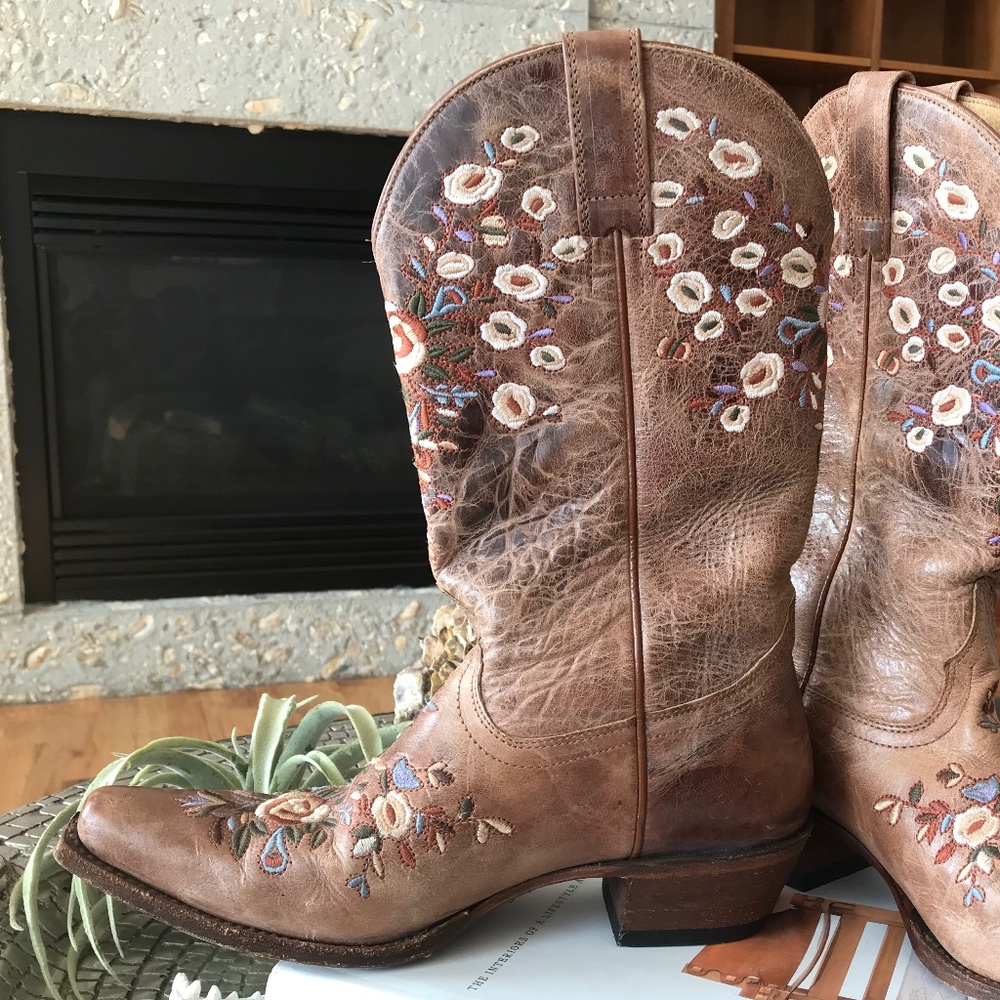 Shyanne Maisie Floral Embroidered Western Leather… - image 8